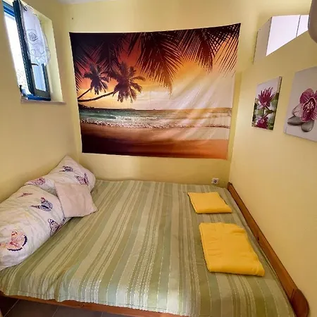 As Apartment *