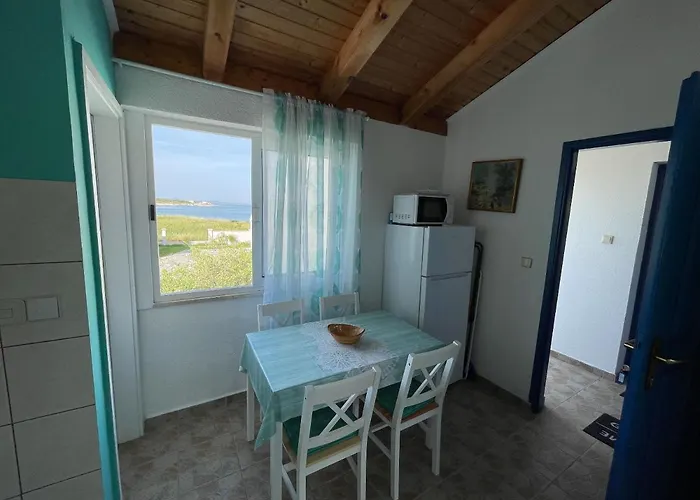 As Apartment *
